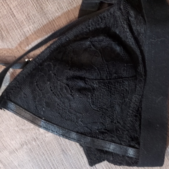 Bra - Picture 2 of 9